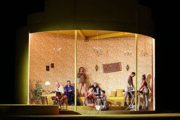 Wolfgang Gratschmaier (Zweite Hure), Oliver Liebl (Spelunkenjenny), Eva Zamostny (Erste Hure), Regula Rosin (Vierte Hure), Julia Edtmeier (Hakenfinger-Jakob), Camillo Kirchhoff (Moritatensänger), Kevin Perry (Fünfte Hure), Josefine Tyler (Dritte Hure)