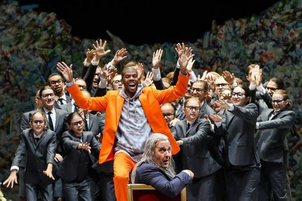 Carsten Süss (König Zack), Aaron-Casey Gould (Prinz Caprice), Jugendchor, Kinderchor