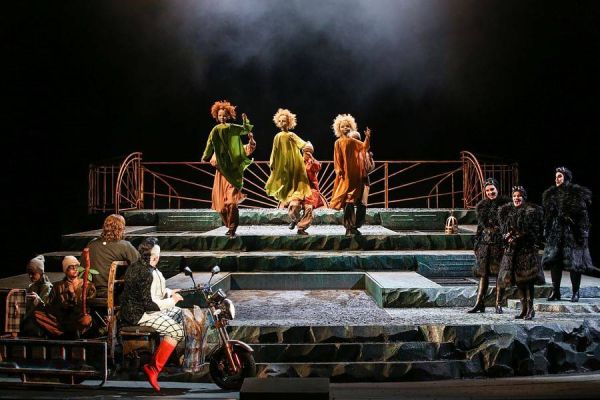 Martin Mitterrutzner (Tamino), Jakob Semotan (Papageno), Wiener Sängerknaben (3 Knaben), Ensemble